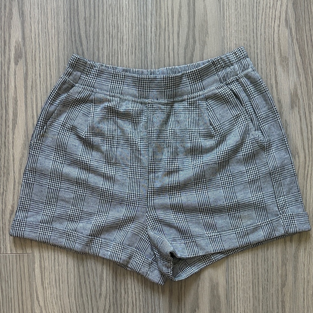 High Waist Gray Checkered Shorts